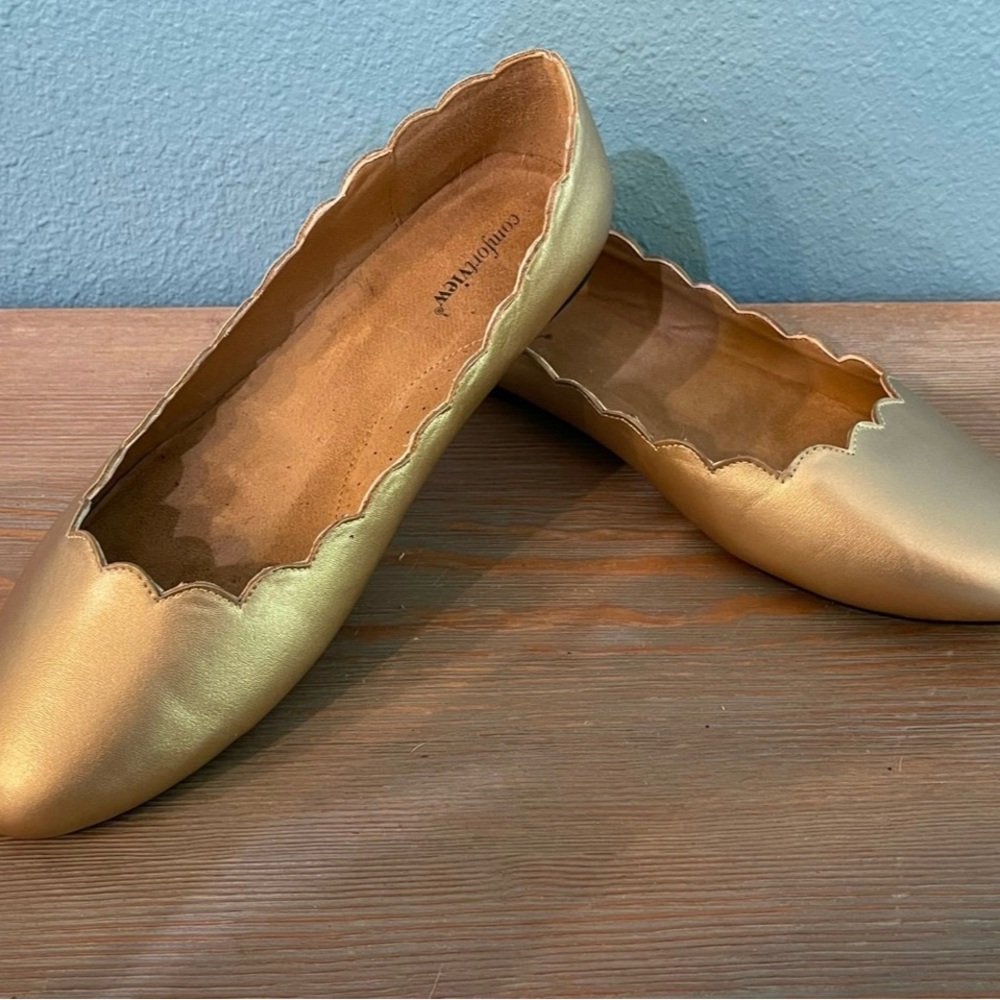 Comfort View Celine gold rounded toes scalloped ballet flats 41 (10.5-11M)